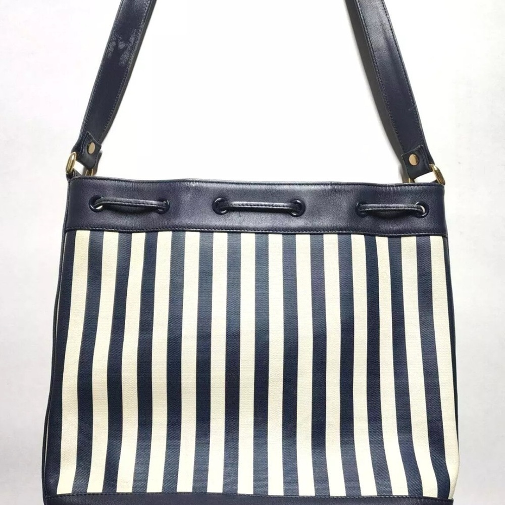 Adrienne Vittadini navy and white bucket bag - Picture 3 of 9